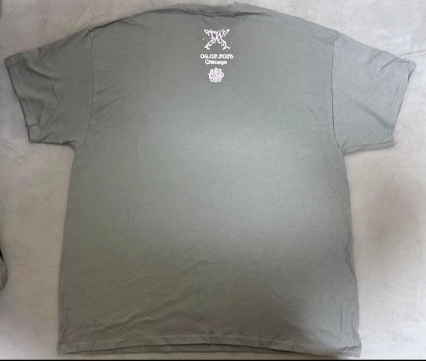 TWICE Lollapalooza 2025 グレーTシャツ X L 新品