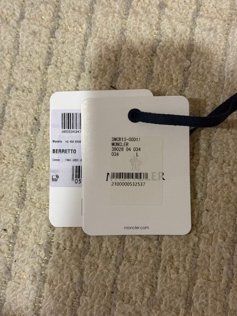 み*様 モンクレール アイボリー ニット帽