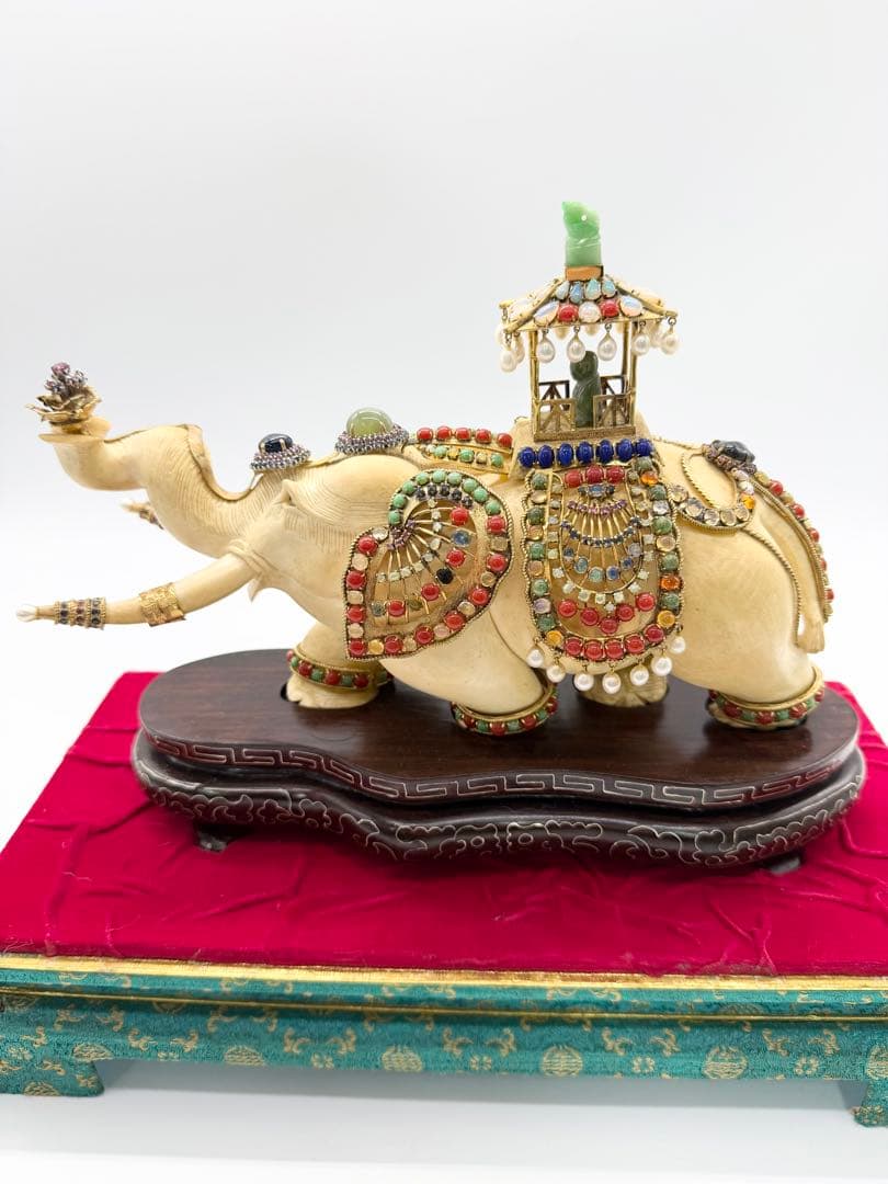 削除します　天然素材 宝石飾 象 置物 全長22cm 重1.24kg 細密細工