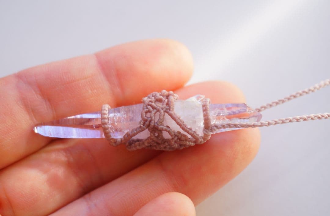 両剣ベラクルスアメジストポイント　エチオピア産オパール　マクラメ　ネックレス