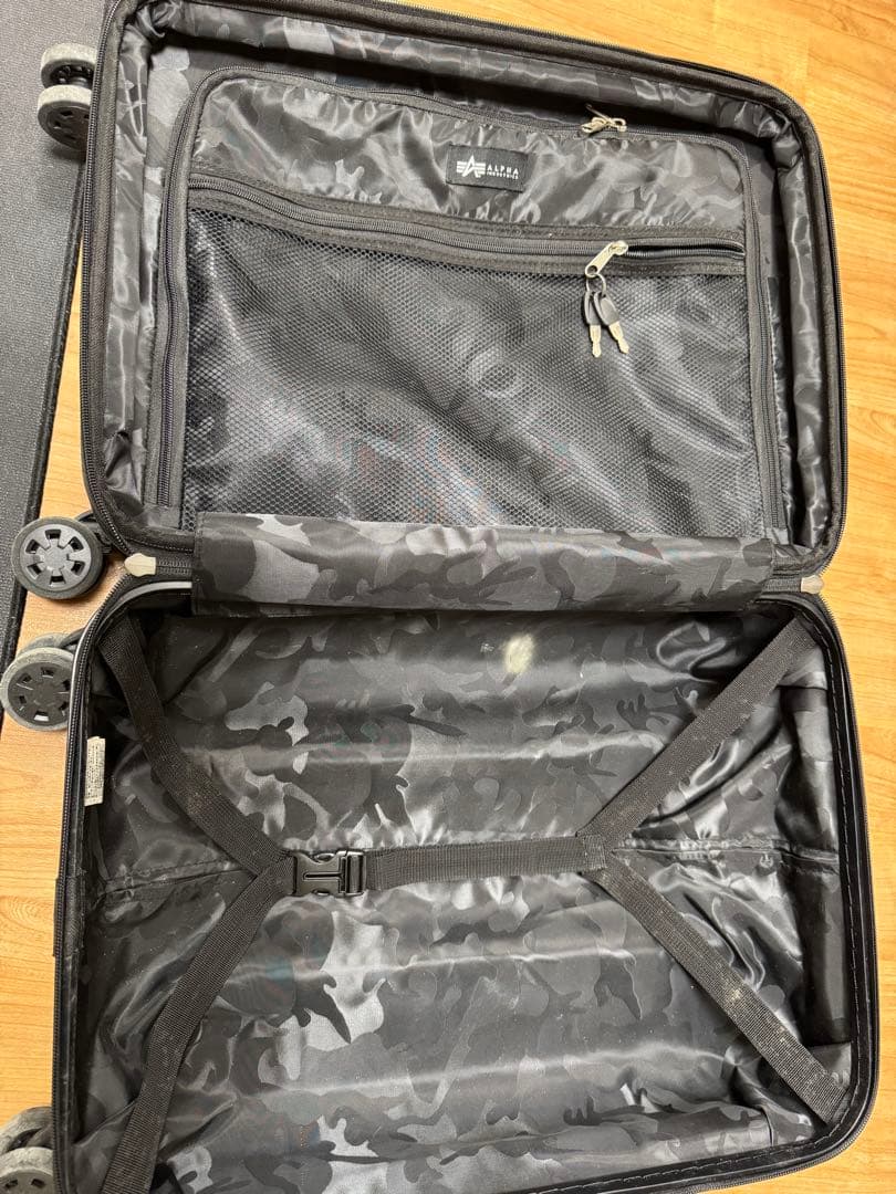 ALPHA INDUSTRIES キャリーケース 美品　オマケ付き