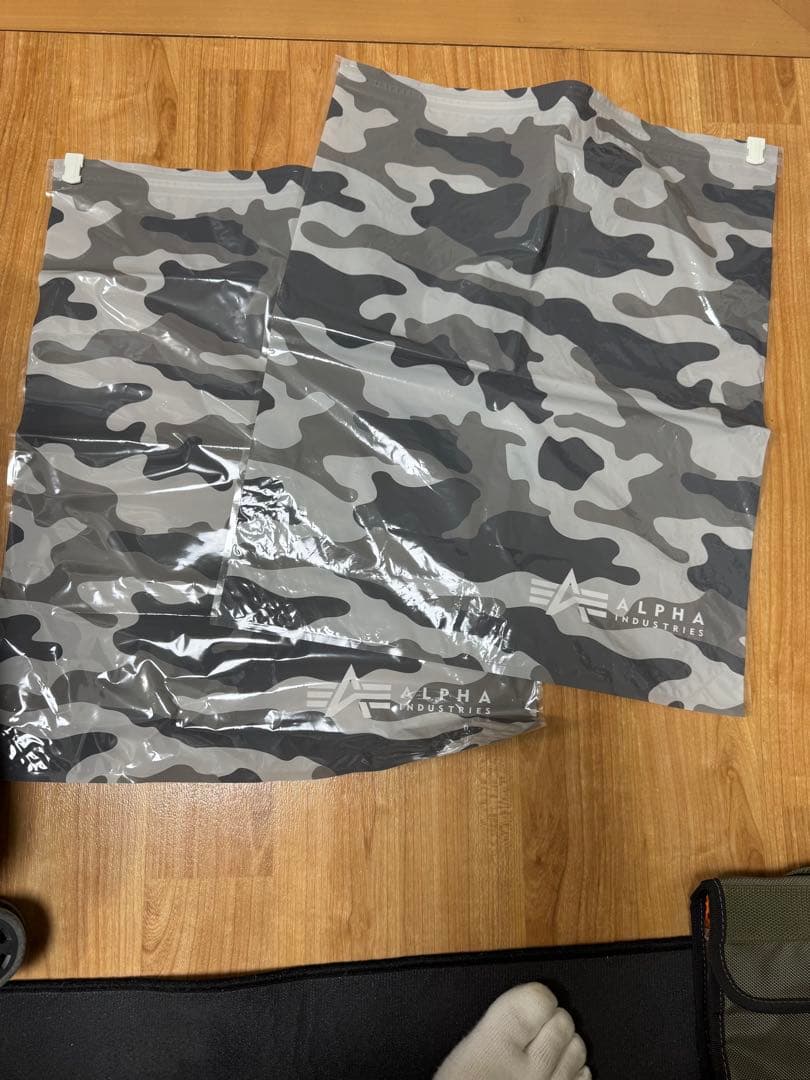 ALPHA INDUSTRIES キャリーケース 美品　オマケ付き