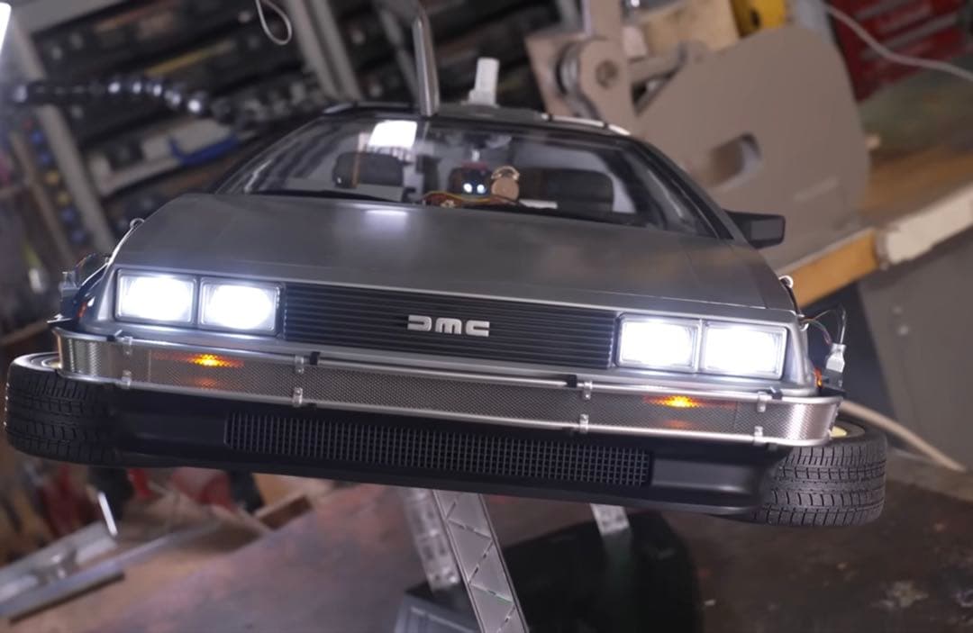 1/6ホットトイズ バックトゥザフューチャー パート2 デロリアンタイムマシーン