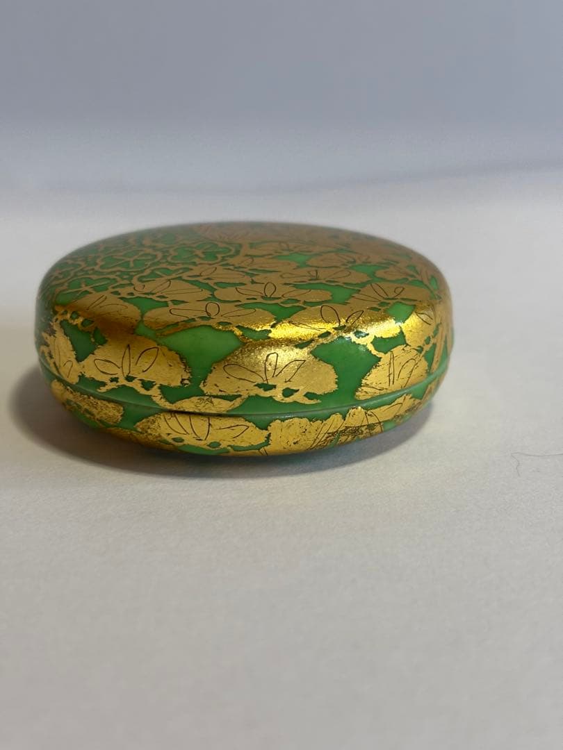 重要無形文化財小野珀子作緑釉金襴手松竹梅文香合最上位作　未使用　検次郎