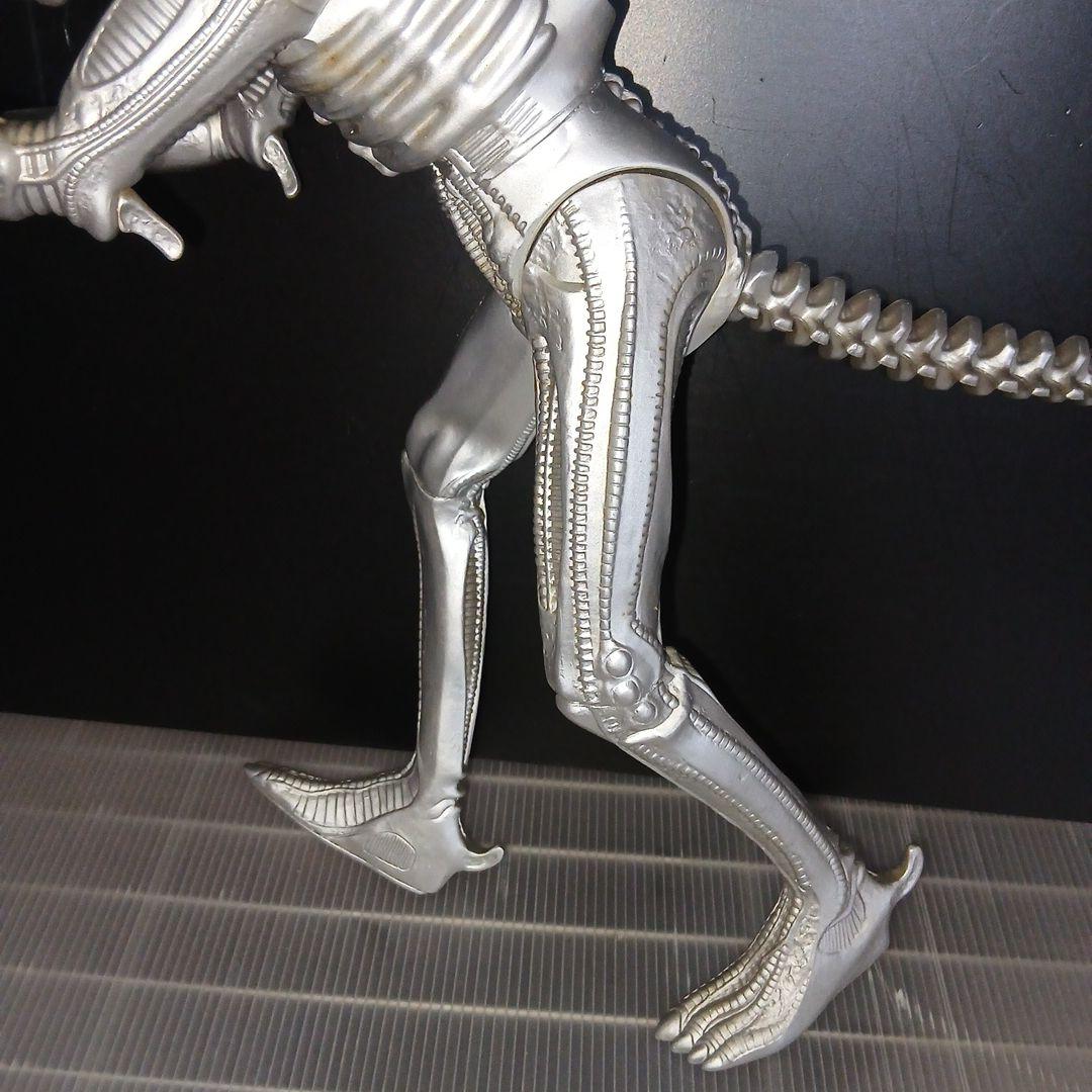 エイリアンフィギュア 可動式 シルバー 約30cm