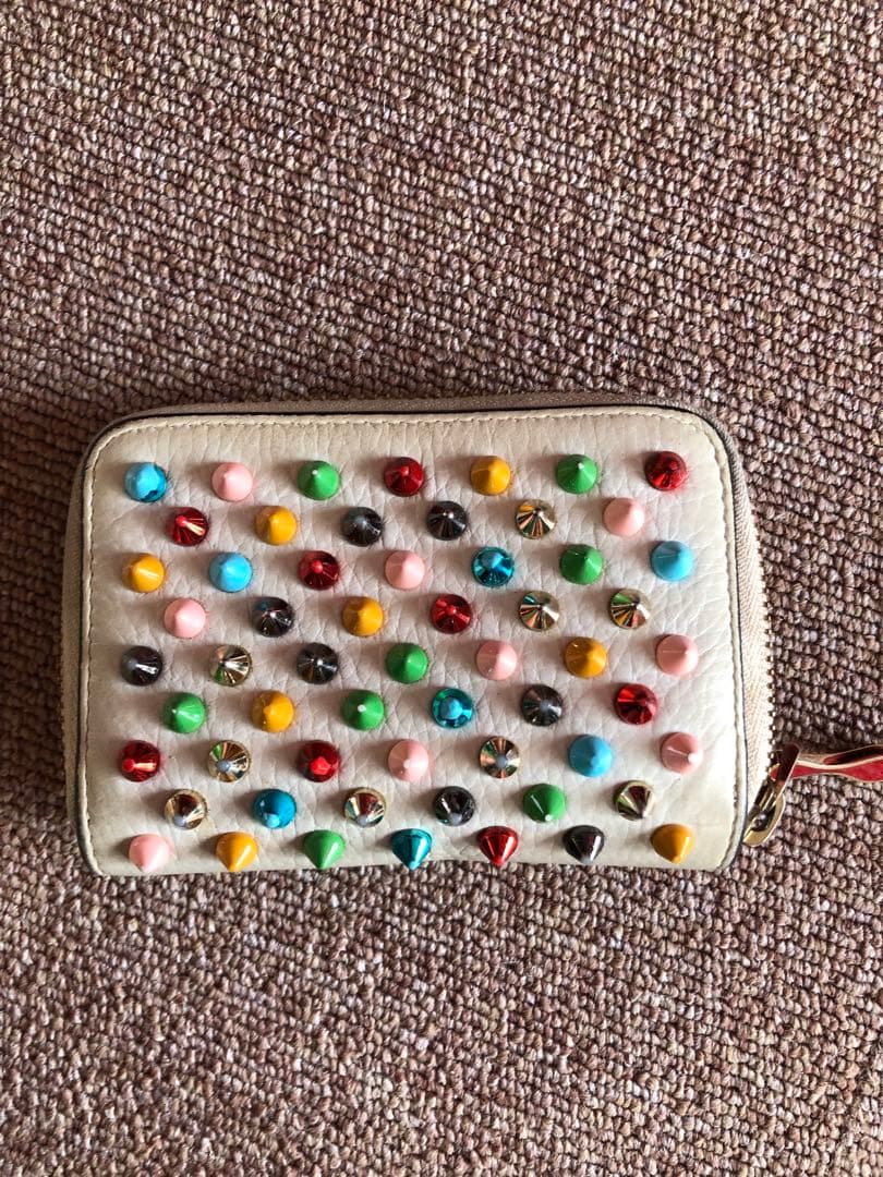 クリスチャンル　ブタン　ケース