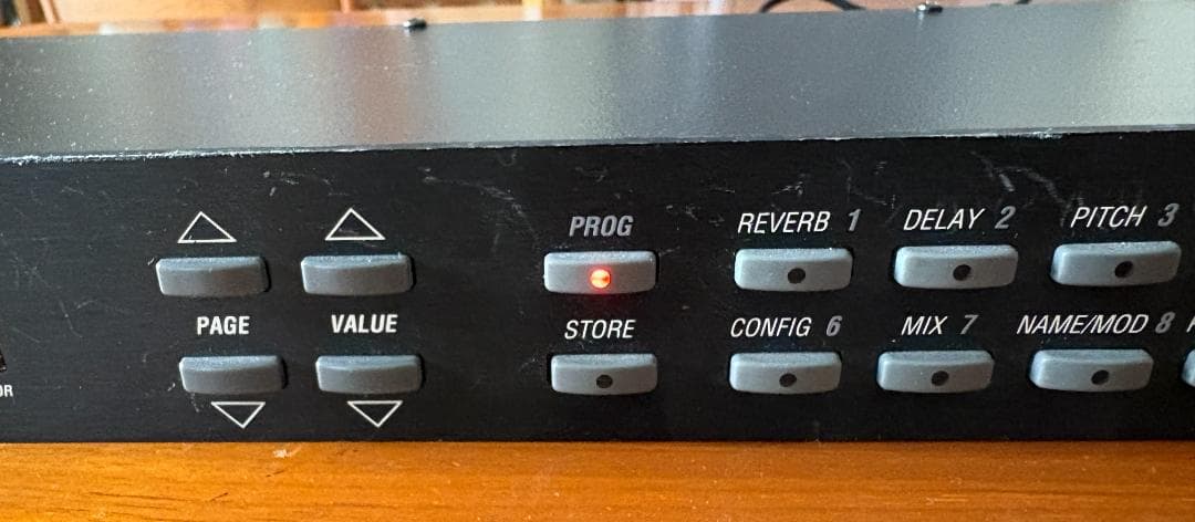 ALESIS QUADRAVERB GT （アレシス クアドラバーブGT）