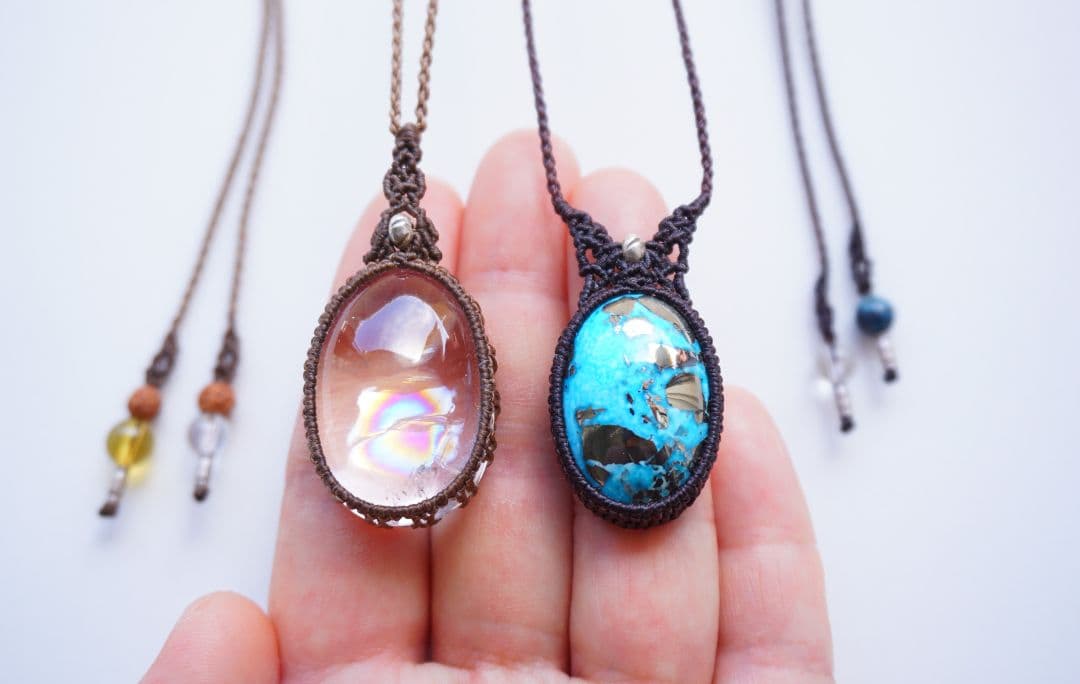 «special collection»大粒イラン産ターコイズマクラメネックレス