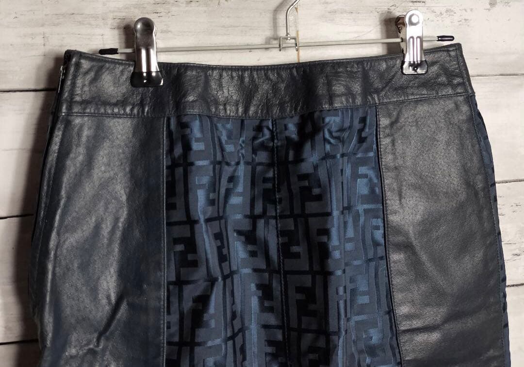 FENDI フェンディ ひざ丈スカート レザー ナイロン ズッカ柄 ドッキング