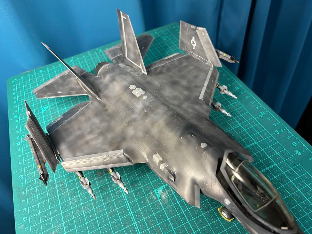 戦闘機　プラモデル完成品　タミヤ　1/48 F-35C ライトニングII