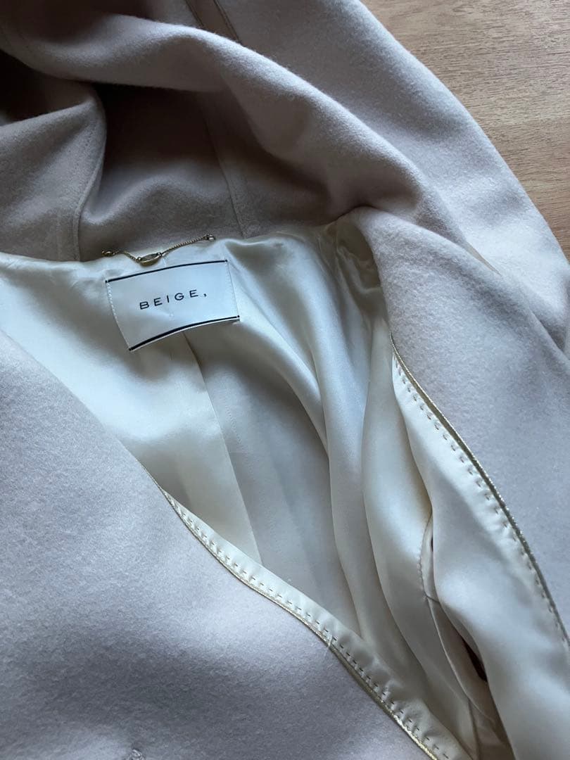 BEIGE ベイジ フード付きコート　白 アイボリー　日本製