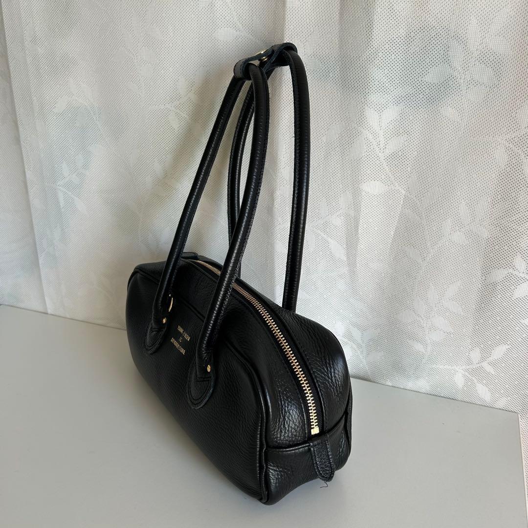 今季ヤングアンドオルセン黒レザーバッグ（定価39600 のお品)美品です