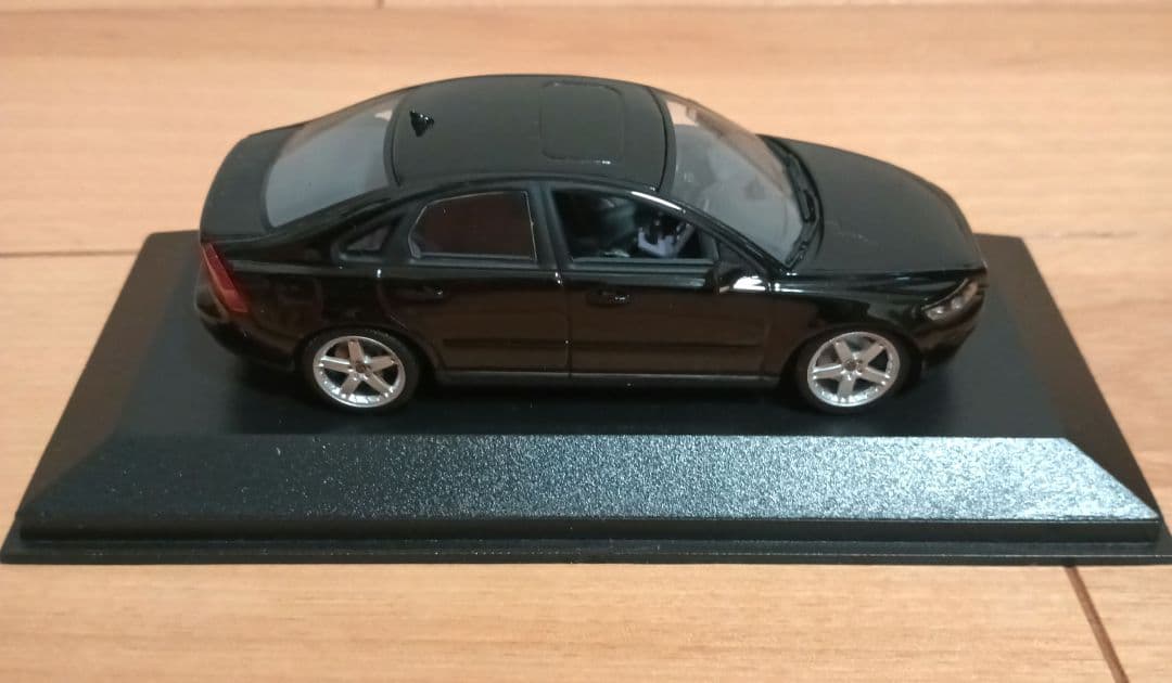 MINICHAMPS✪Volvo S40 1:43スケール