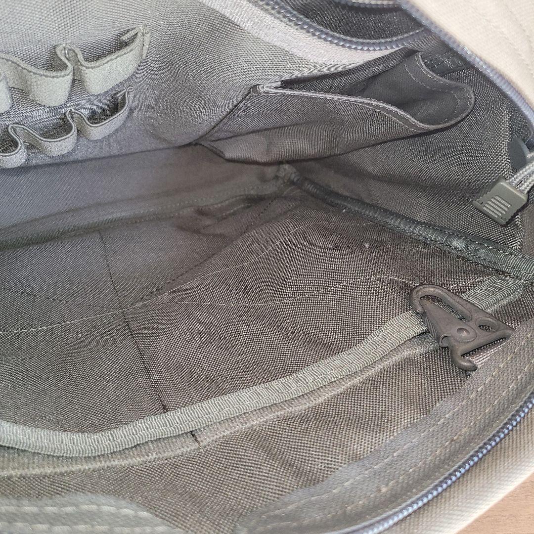 BLACKHAWK Utility ショルダーバッグ US Military