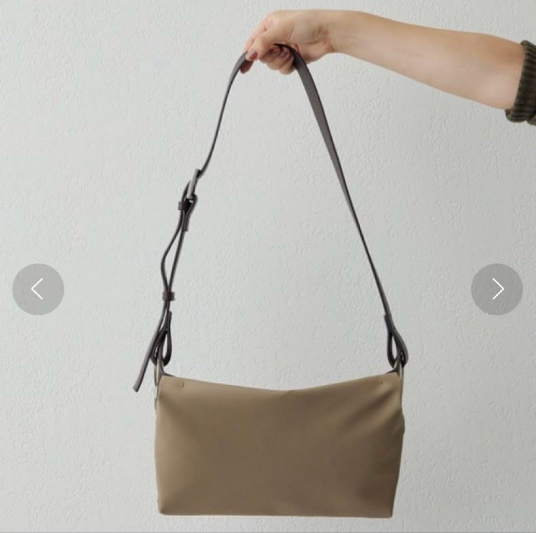 kawakawa hatomeボディバッグ