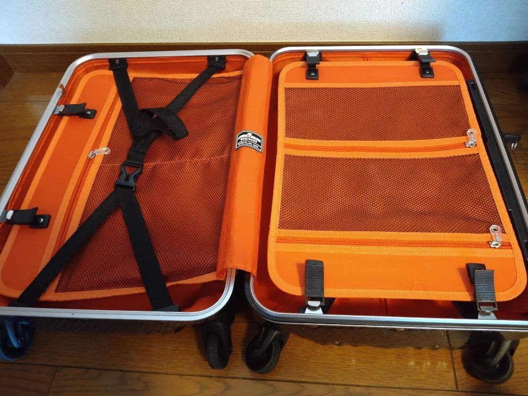 まー　レジェンドウォーカー　38L ブラックシルバーカーボン　スーツケース