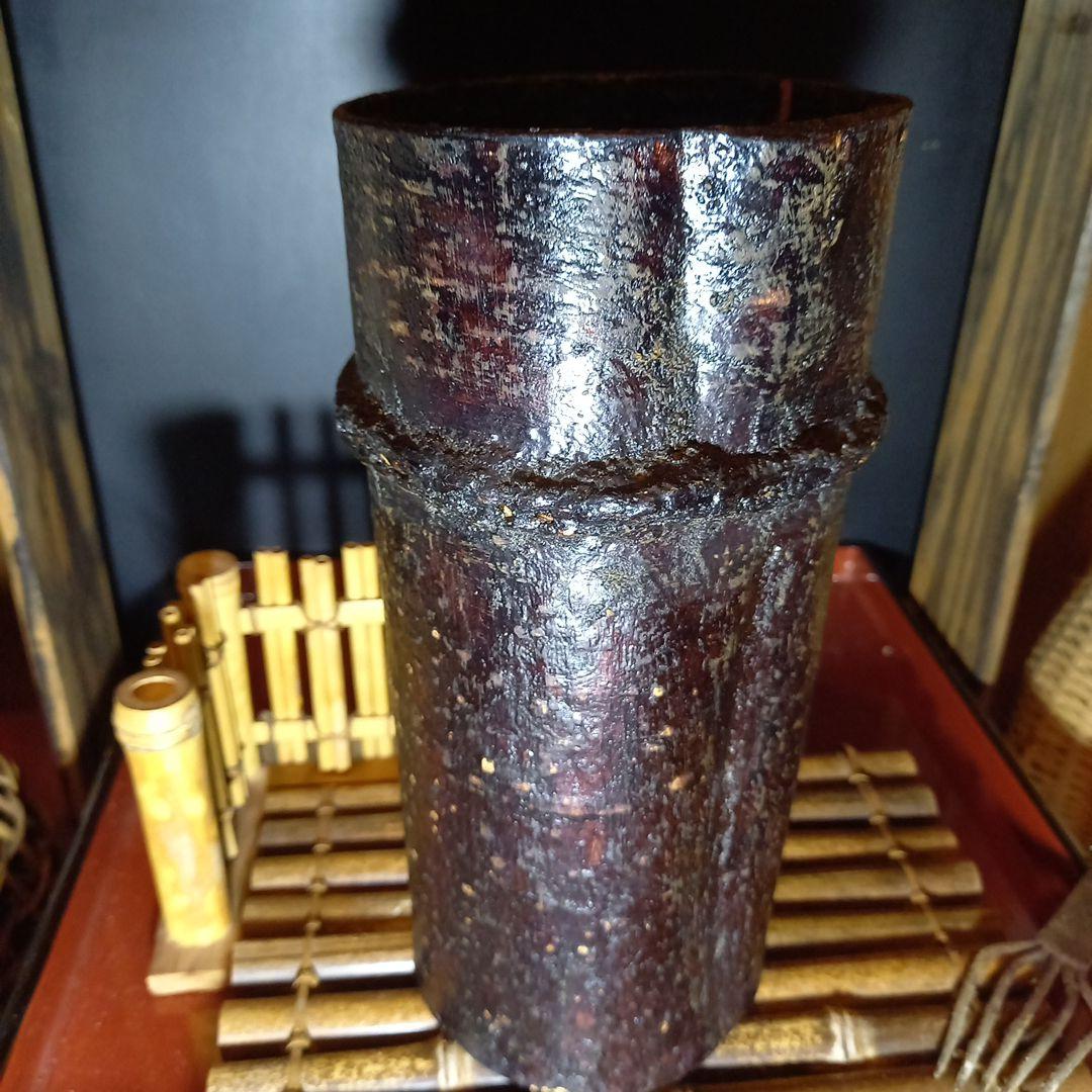 職人さんの使い込まれた漆桶.漆掻壺