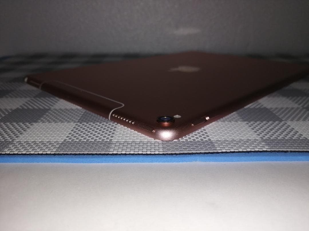 iPad Pro 10.5インチ 64GB MQF22J/A 国内版SIMフリー