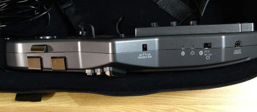 ローランド　デジタル管楽器　エアロフォン