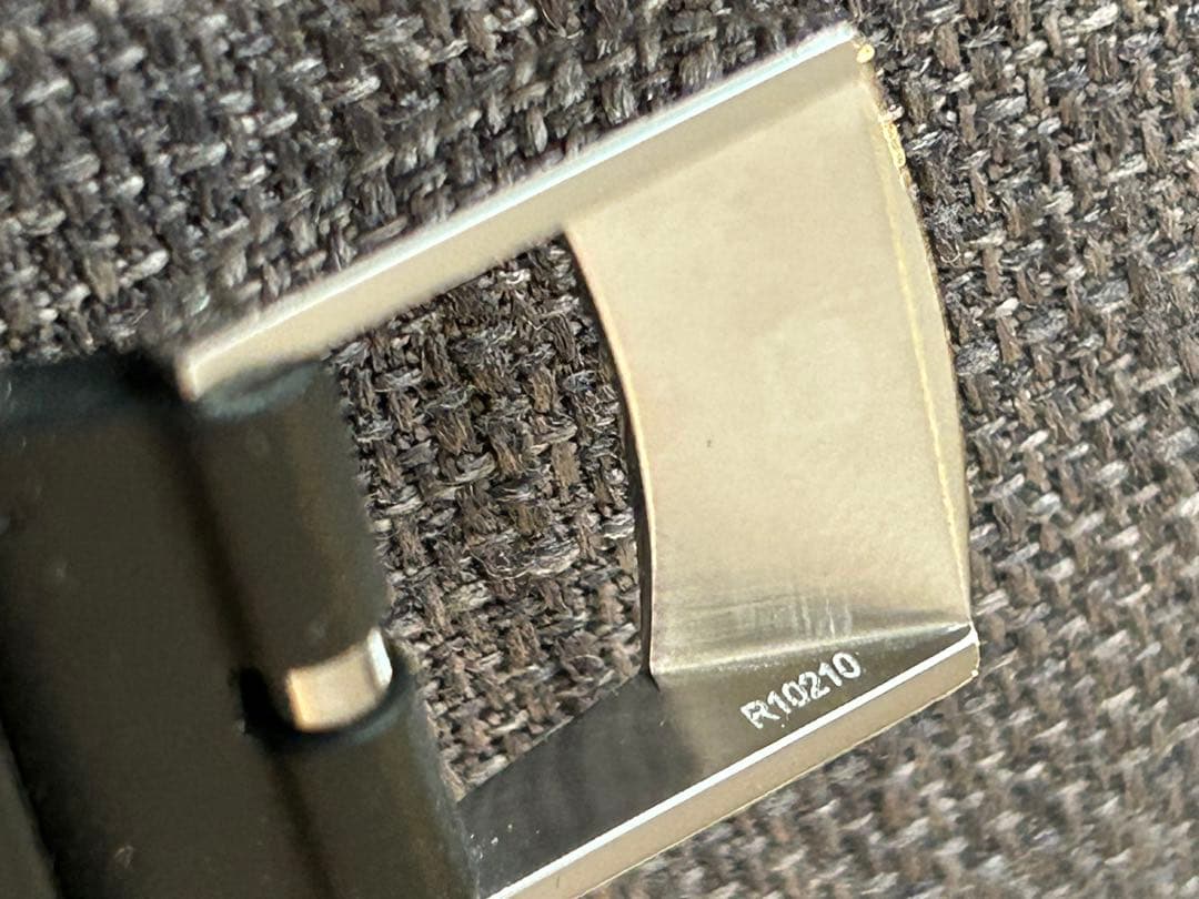 LOUIS VUITTON ブラック ラバーベルト