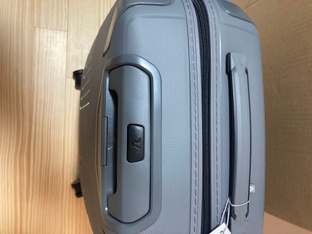 新品イタリア製キャリーケース　ロンカート　イプシロン35～40L グレー