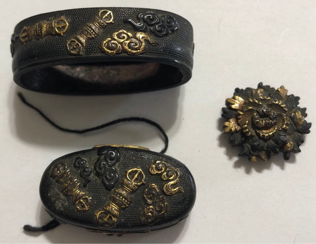 刀装具　三鈷杵図【頭、縁、釦】