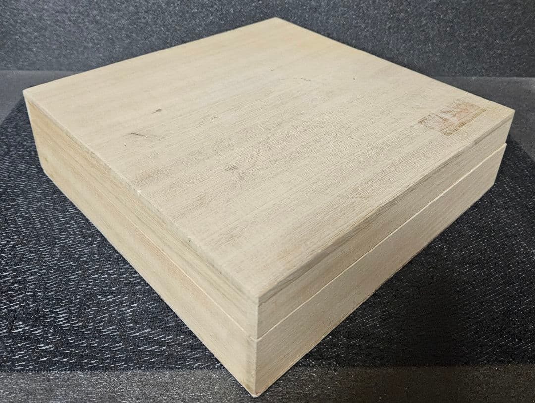 江戸時代後期　後期藍鍋島　芙蓉文様　裏面　七宝繋ぎ文様　櫛高台　21.4cm鉢