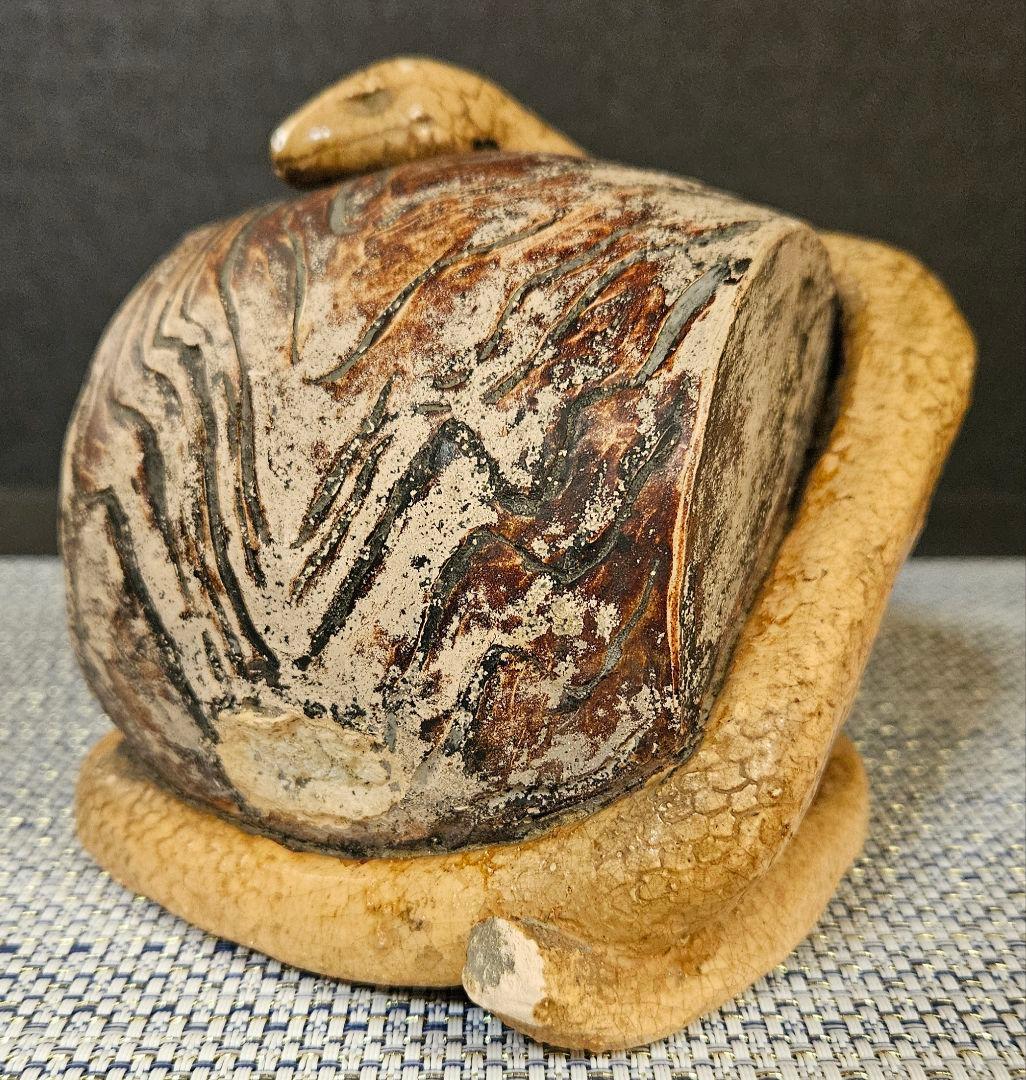 明治時代頃　陶製　打出の小槌に蛇　陽刻浮彫　三宝珠文様　置物　オブジェ　縁起物