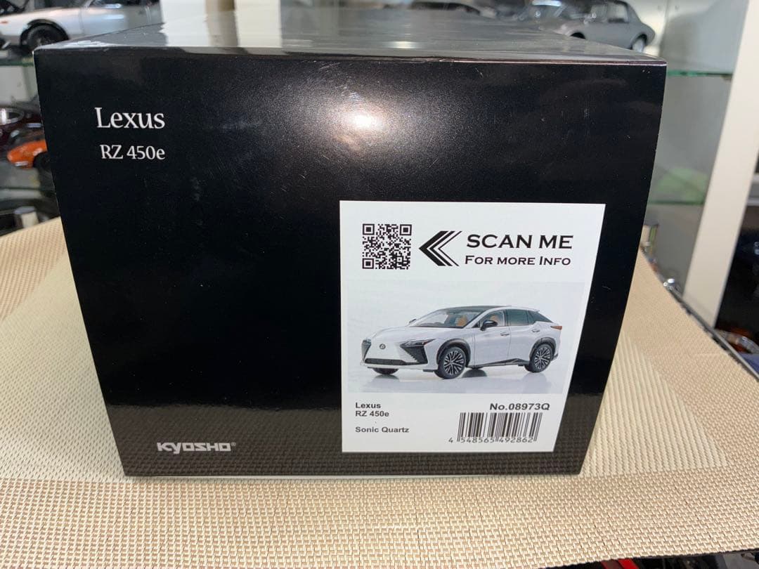 京商 1/18 レクサス RZ 450e