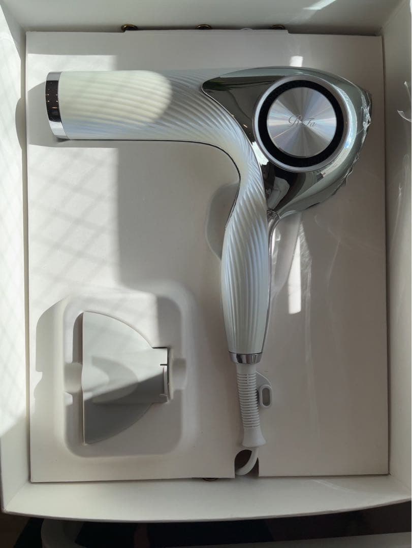 【未使用・新品】ReFa リファビューテック ドライヤープロ