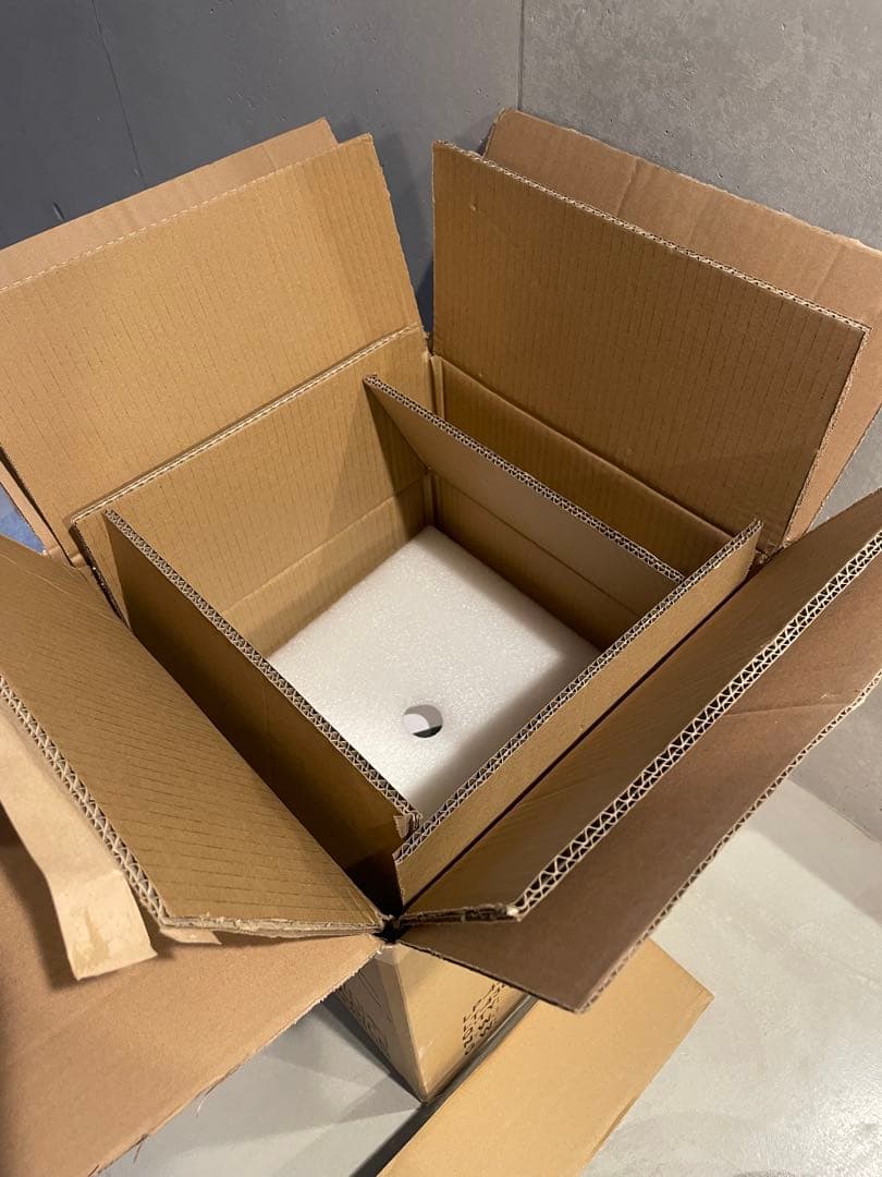 半透明ガラスと大理石の オーバル ペンダントライト