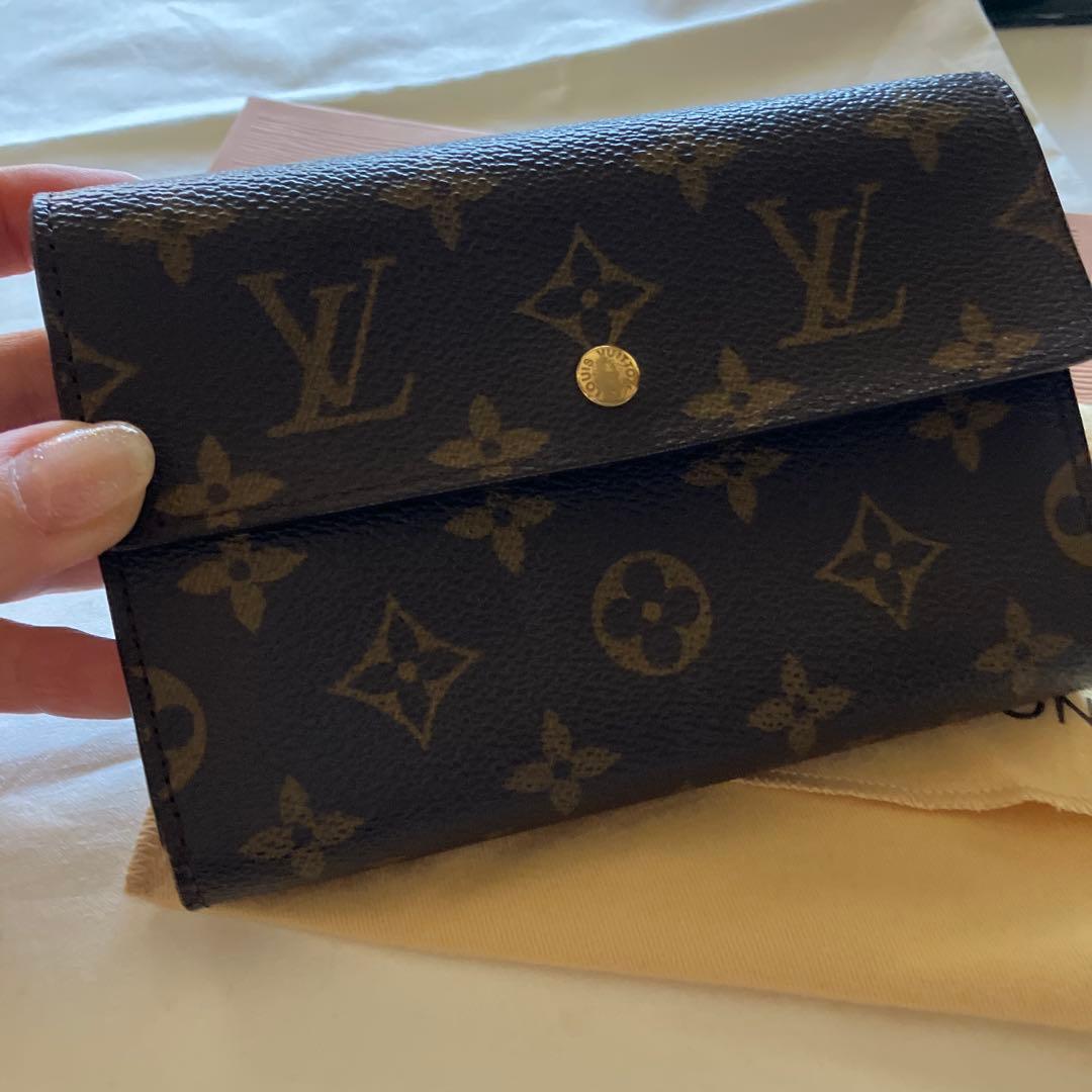 LOUIS VUITTON モノグラム ポルトトレゾー・エチュイ　三つ折り財布