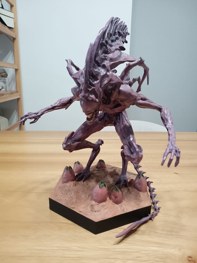 aliens エイリアン 怪物フィギュア 紫色 箱無