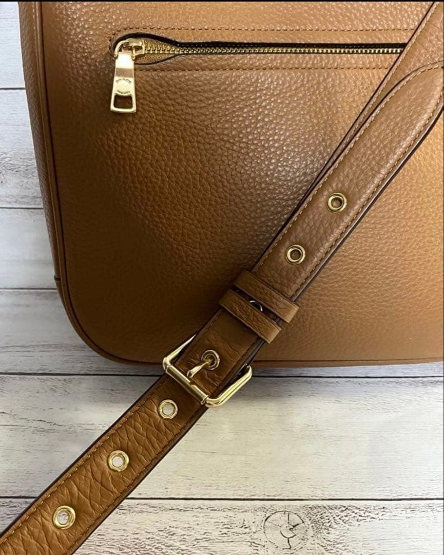 [美品] コーチ　coach ショルダーバッグ　アウトレット