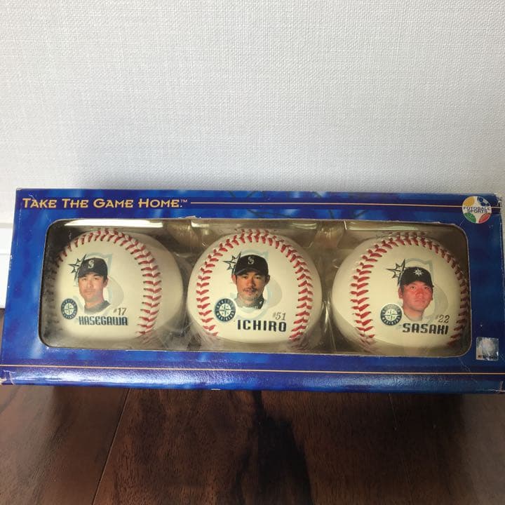 イチロー、佐々木、長谷川サイン入りボール