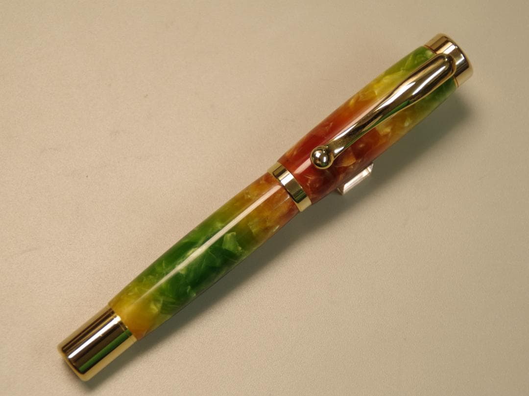 万年筆　竹内靖貴モデル　マーブルグリーン