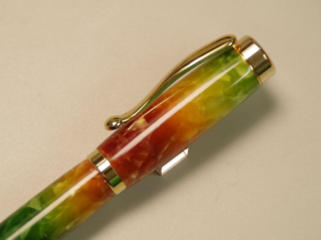 万年筆　竹内靖貴モデル　マーブルグリーン