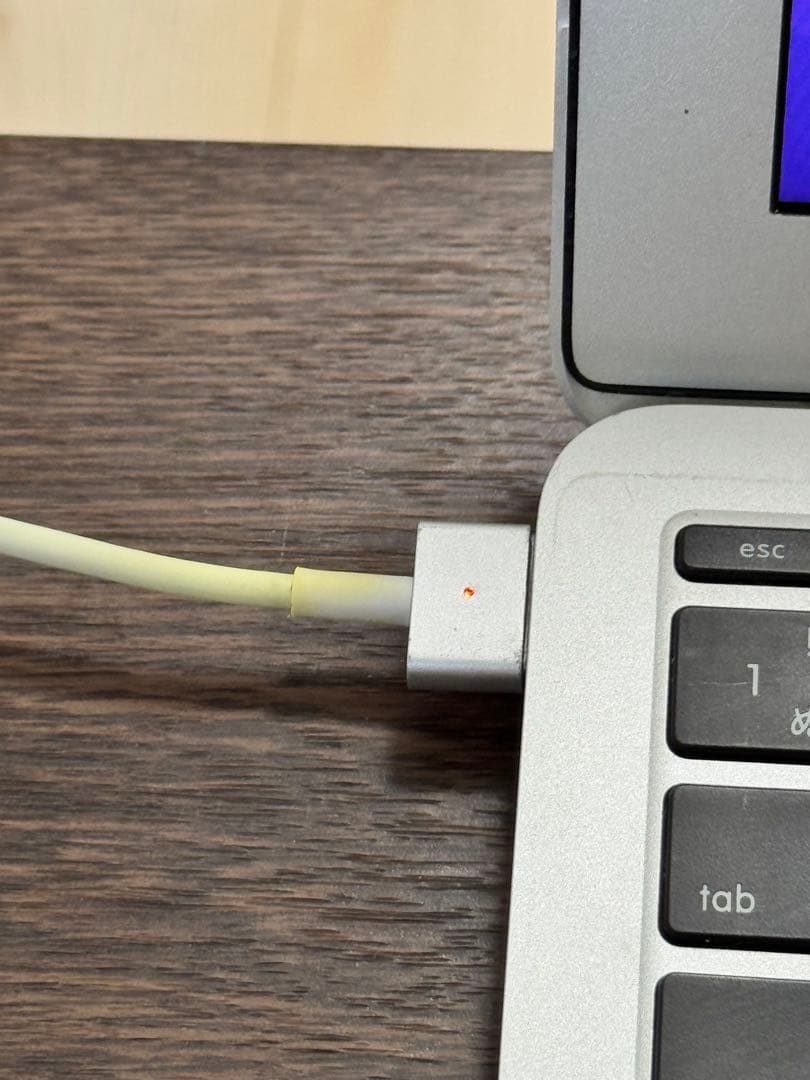 中古 MacBook Air 11インチ (Early 2015)