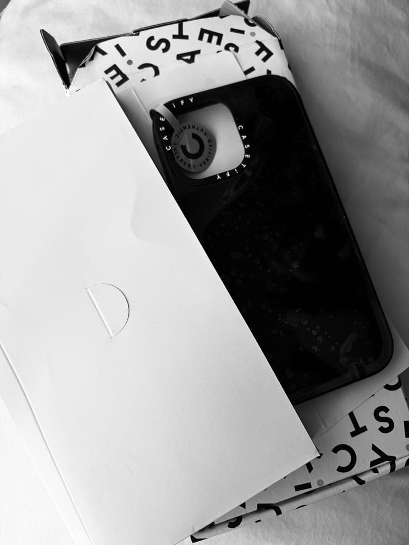 スマホケース ブラック MagSafe対応　CASETiFY