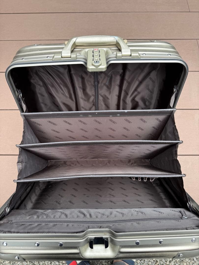 廃盤 リモワ ゴールド アタッシュ ビジネス キャリーケース トパーズ