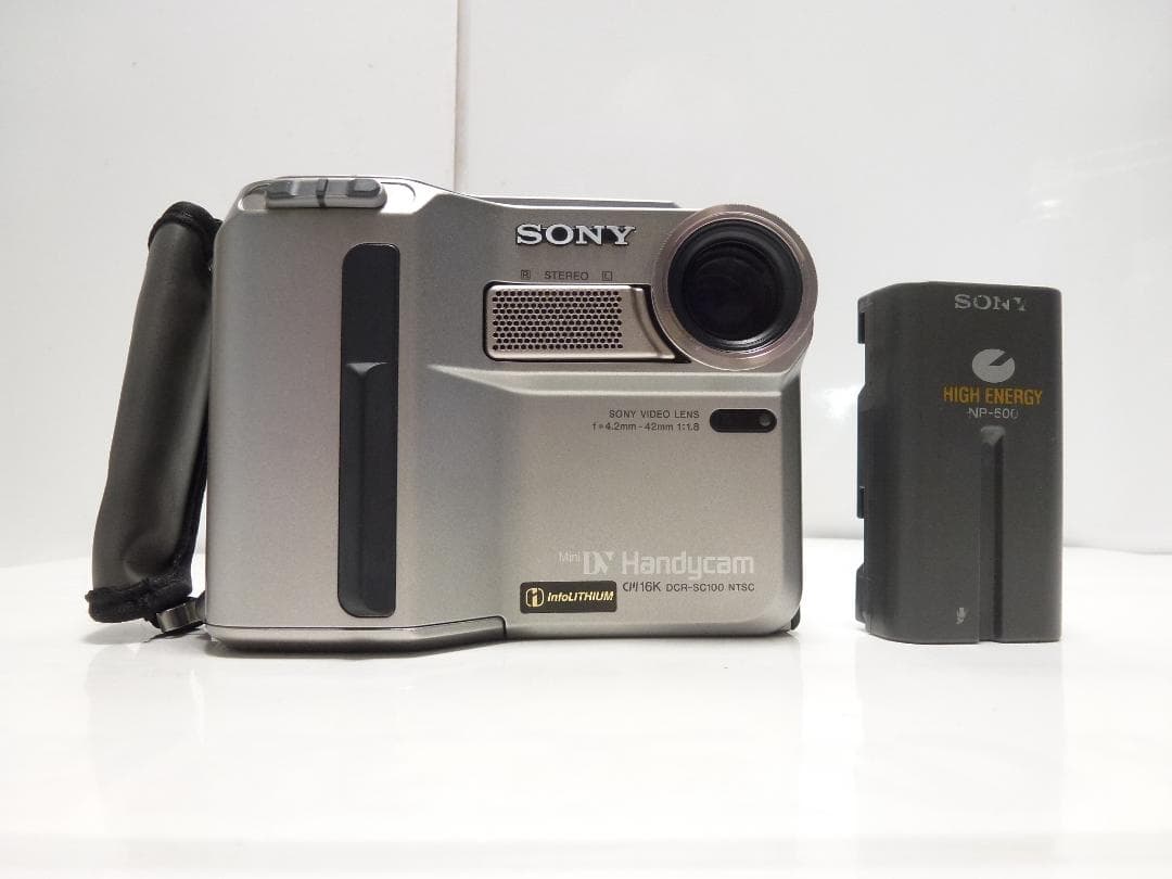 希少　動作品　Mini DV　ソニーデジタルビデオカメラ　 DCR-SC100