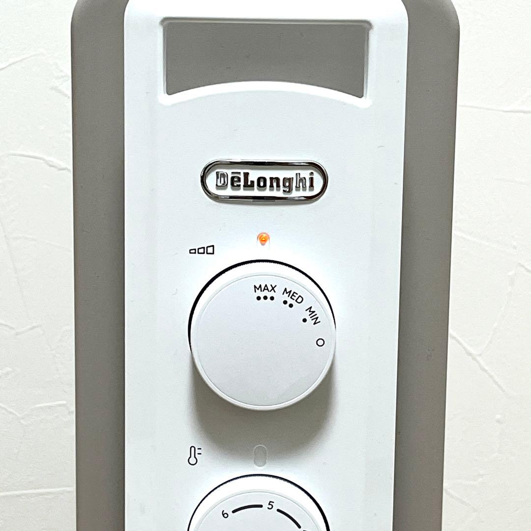 【美品】デロンギ ヴェルティカルド オイルヒーター RHJ21F0812-WH