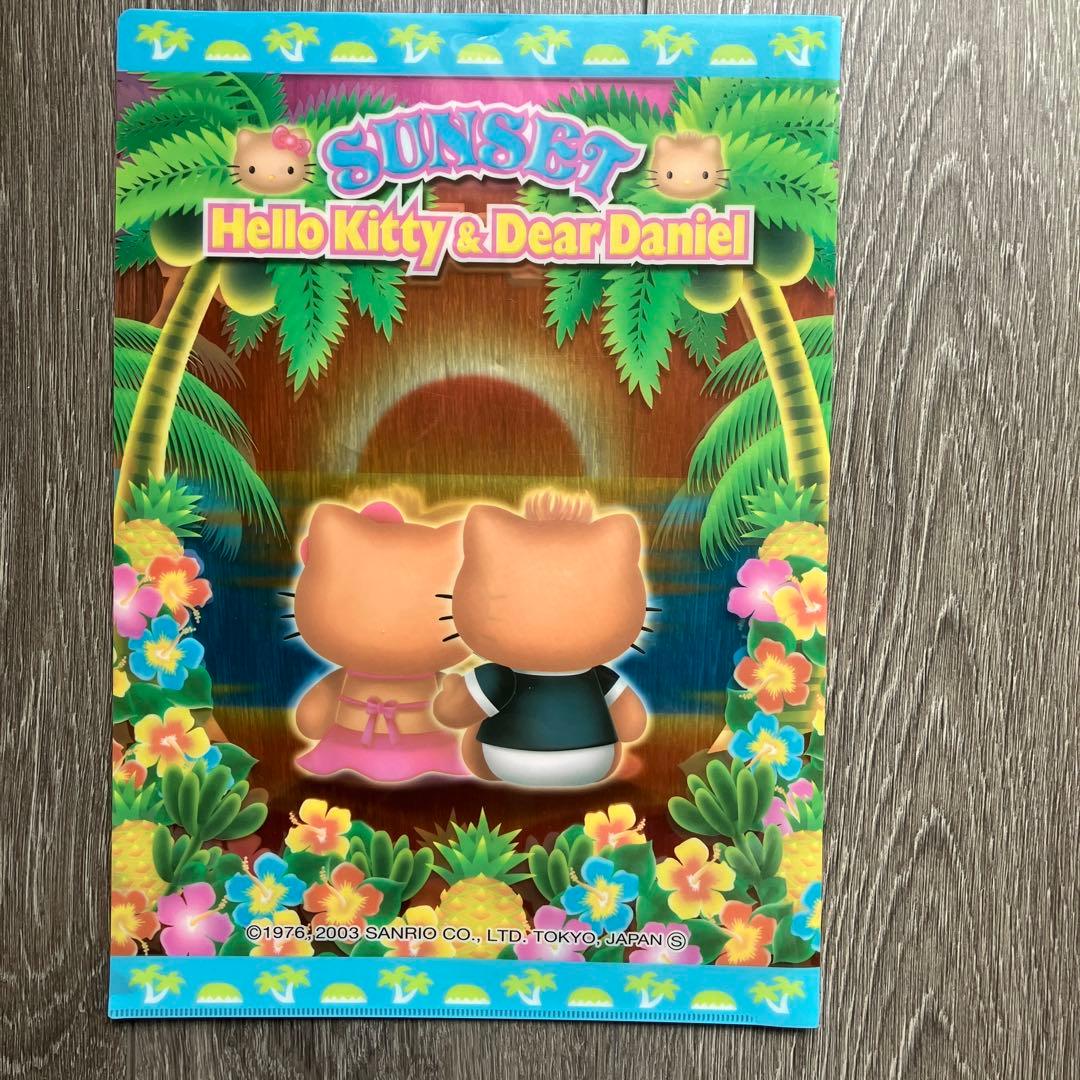 d*2様 ハローキティ　サンセットクリアファイル　日焼けキティ　サンリオ