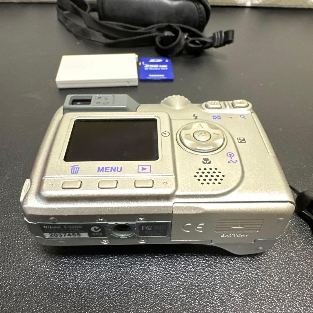 美品　Nikon COOLPIX 5200 動作確認済