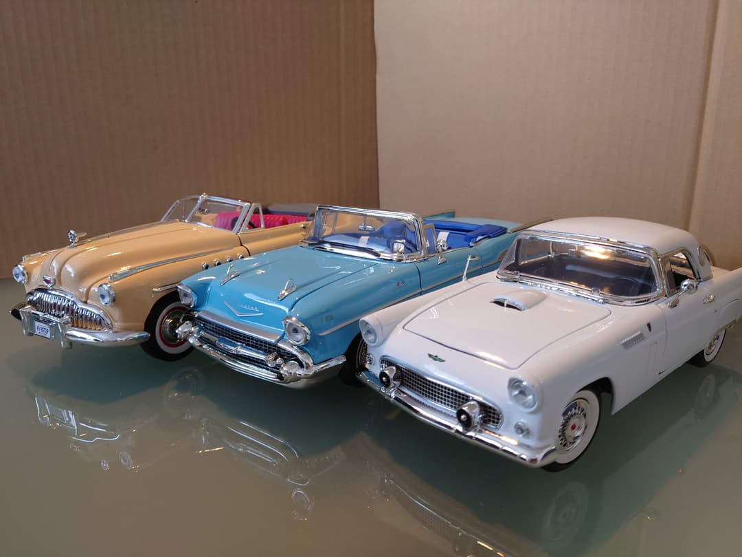1/18 フォード サンダーバード オープンクーペ レッド 1956 Ford