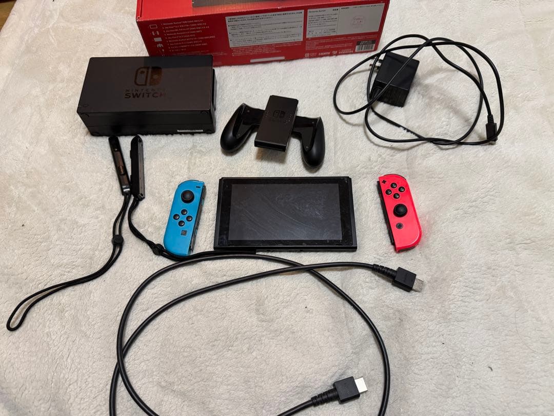 Nintendo Switch 本体 青 赤 Joy-Con