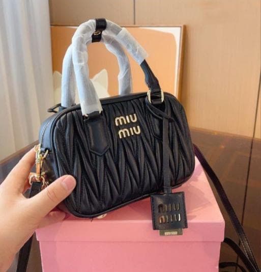 MIUMIU ショルダーバッグ