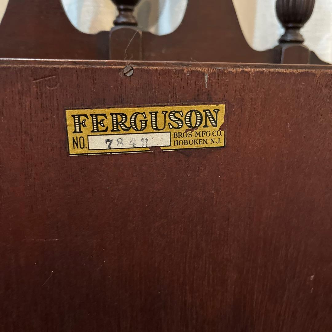 最終価格　FERGUSON アンティーク家具　木製ガラスキャビネット3段棚付き