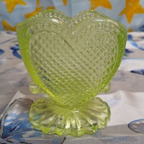 ウランガラス ハート