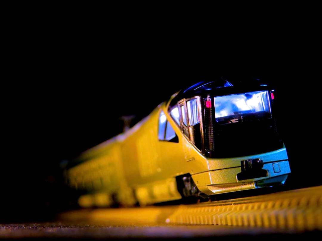 KATO E001形 TRAIN SUITE 四季島【新品,未使用品】